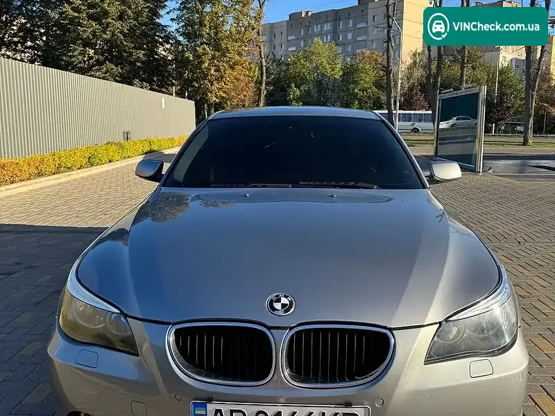 BMW 5 Series 2004, фото з оголошення 2 з 14, VIN WBANA31000B163381