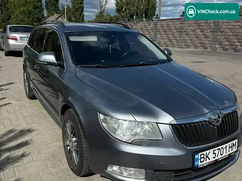 Skoda Superb 2011, фото з оголошення 2 з 18, VIN TMBJE73T9B9058028