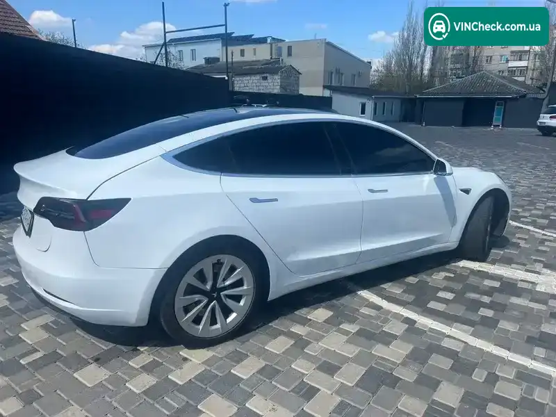 Tesla Model 3 2019, фото з оголошення 2 з 13, VIN 5YJ3E1EB5LF621013