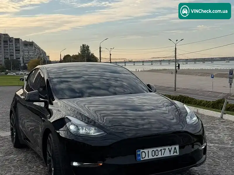 Tesla Model Y 2023, фото з оголошення 1 з 18, VIN 7SAYGDEF2PF762649