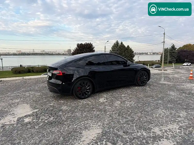 Tesla Model Y 2023, фото з оголошення 2 з 18, VIN 7SAYGDEF2PF762649