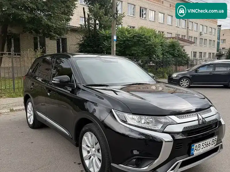 Mitsubishi Outlander 2018, фото з оголошення 2 з 20, VIN JMBXTGF2WKJ000136