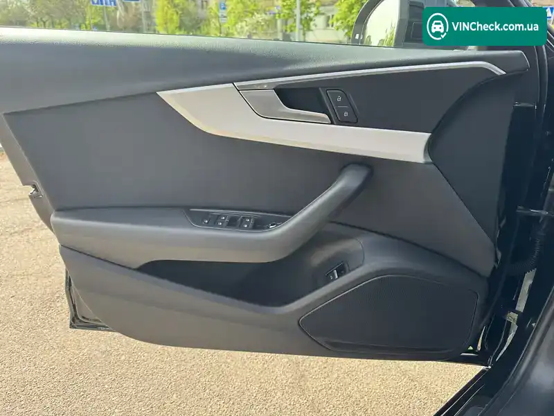 Audi A4 2018, фото з оголошення 2 з 20, VIN WAUZZZF45JA174232