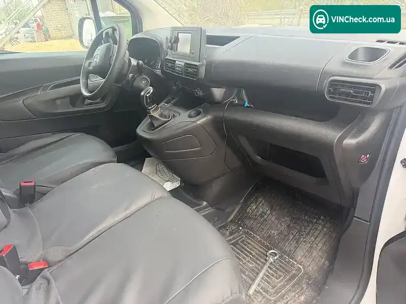 Toyota Proace City 2023, фото з оголошення 2 з 15, VIN YAREF9HPAGJ045886