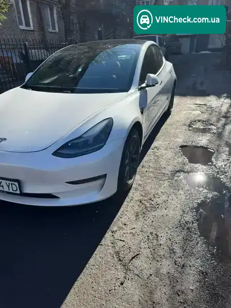 Tesla Model 3 2021, фото з оголошення 2 з 13, VIN 5YJ3E1EB4MF906657
