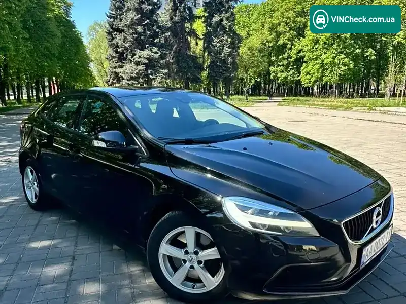 Volvo V40 2017, фото з оголошення 1 з 11, VIN YV1MV74L0J2493405