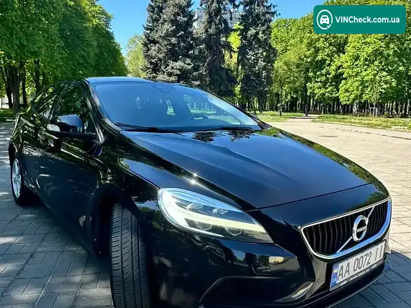 Volvo V40 2017, фото з оголошення 2 з 11, VIN YV1MV74L0J2493405