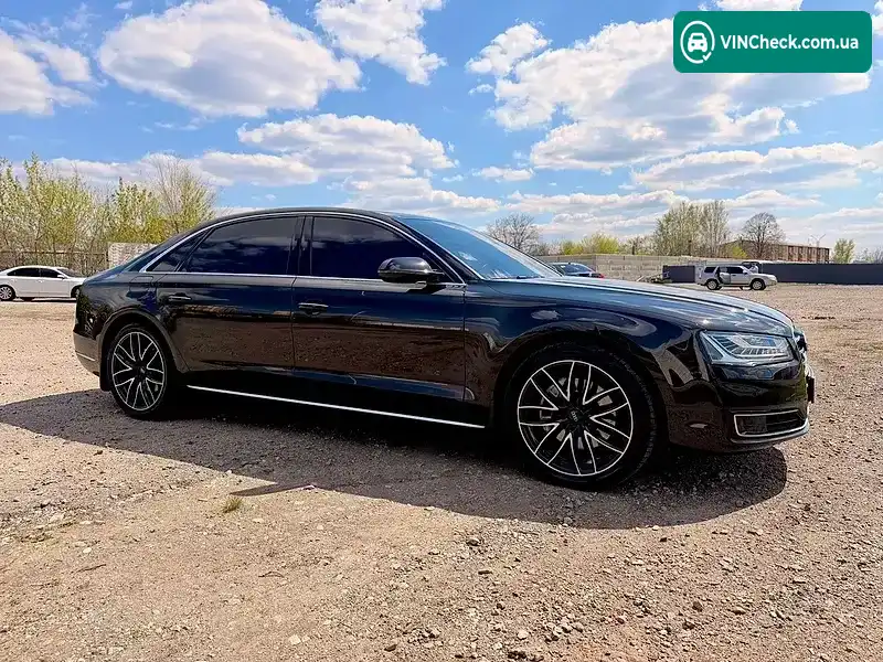 Audi A8 2017, фото з оголошення 2 з 13, VIN WAUZZZ4H6HN010996