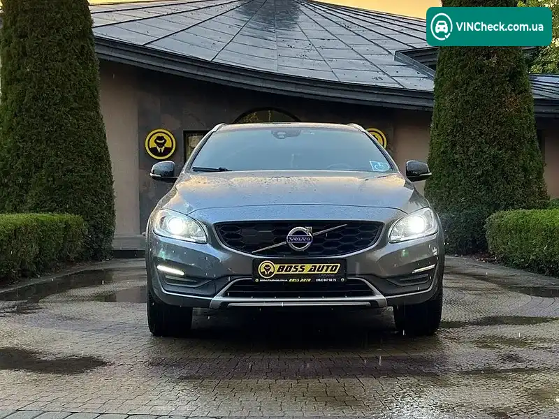 Volvo V60 2017, фото з оголошення 2 з 20, VIN YV1FZA8CDH1038958
