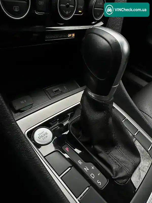 Volkswagen Passat 2020, фото з оголошення 2 з 21, VIN 1VWSA7A3XLC019940