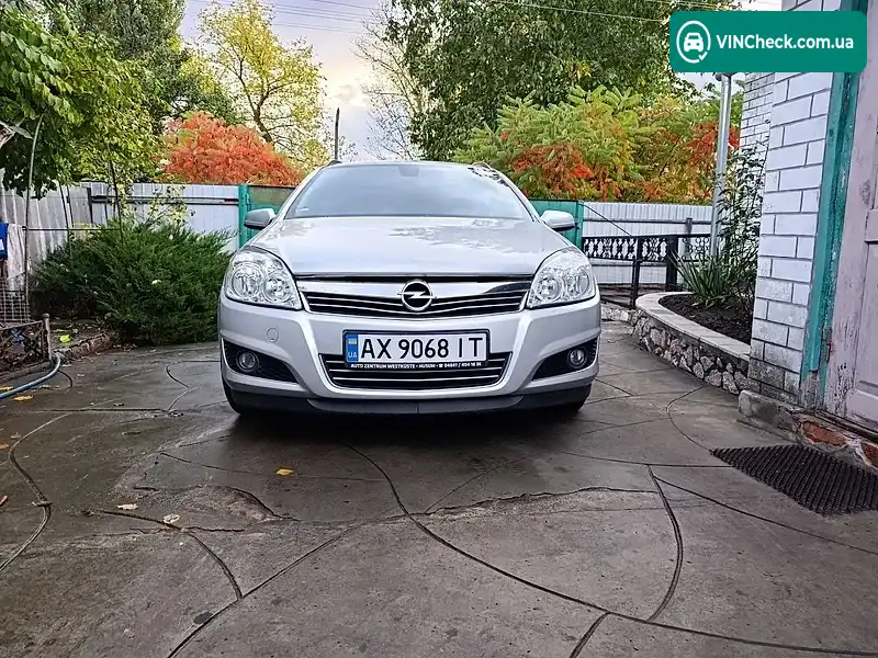 Opel Astra 2009, фото з оголошення 2 з 13, VIN W0L0AHL35A2005609