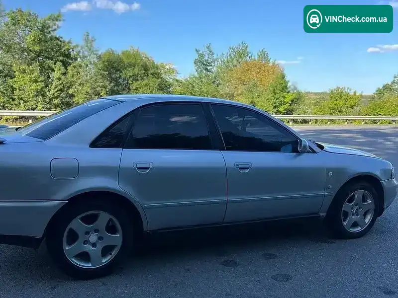 Audi A4 1998, фото з оголошення 1 з 20, VIN WAUZZZ8DZWA147592