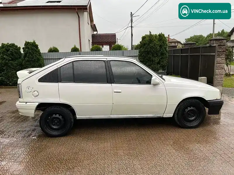 Opel Kadett 1990, фото з оголошення 2 з 9, VIN W0L000034L5219481