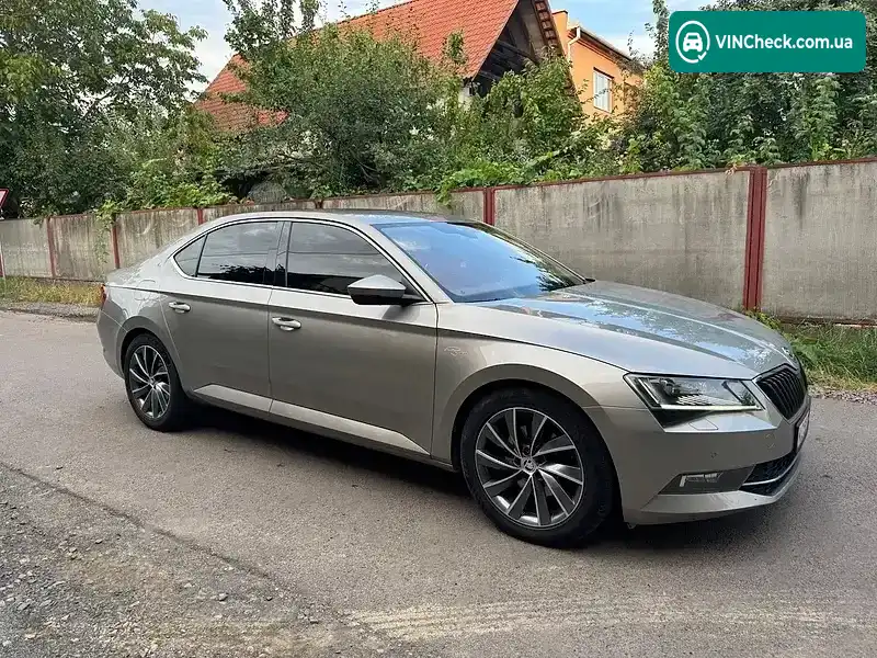 Skoda Superb 2017, фото з оголошення 2 з 10, VIN TMBCJ9NP2H7542336