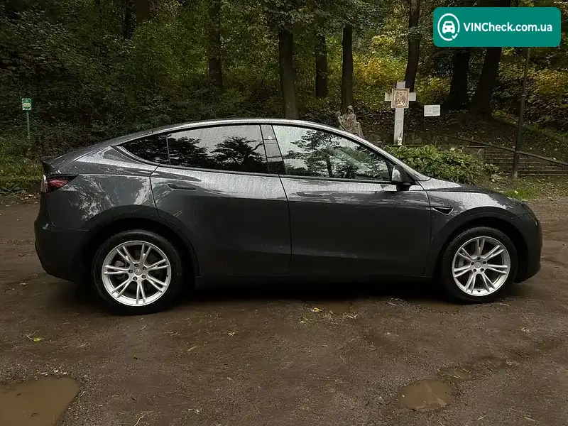 Tesla Model Y 2023, фото з оголошення 2 з 15, VIN 7SAYGDEE4PF927673