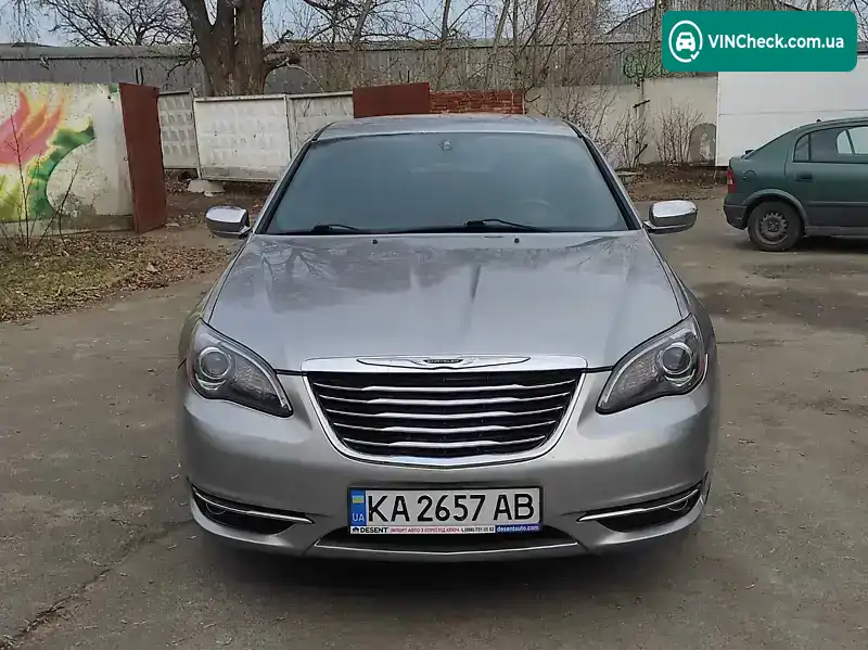 Chrysler 200 2013, фото з оголошення 1 з 12, VIN 1C3CCBCG2EN172828