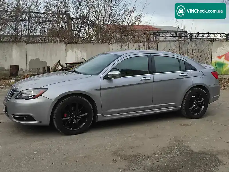 Chrysler 200 2013, фото з оголошення 2 з 12, VIN 1C3CCBCG2EN172828