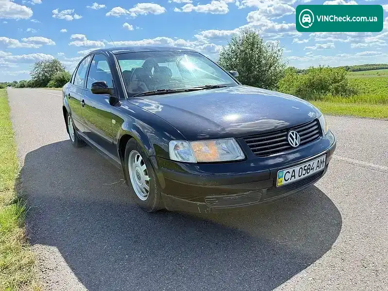 Volkswagen Passat 1998, фото з оголошення 2 з 9, VIN WVWZZZ3BZXE241978