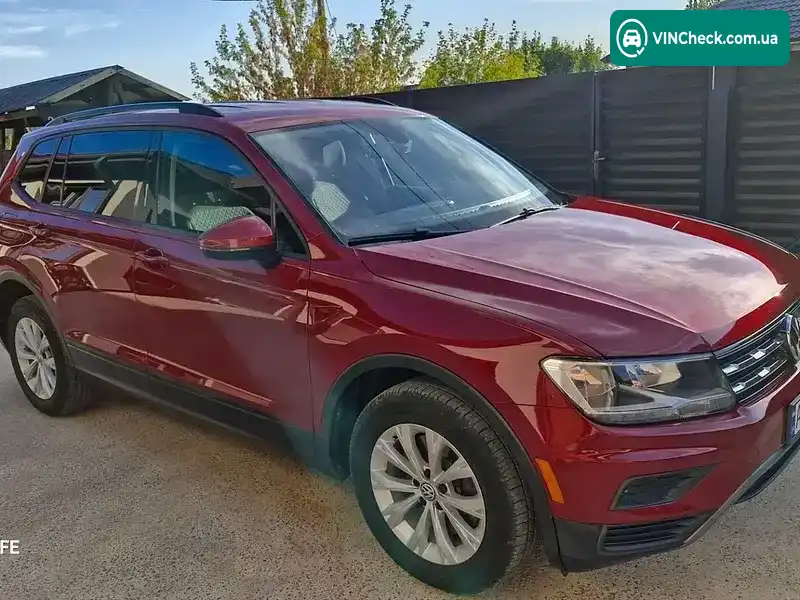 Volkswagen Tiguan 2017, фото з оголошення 2 з 11, VIN 3VV0B7AX3JM095118