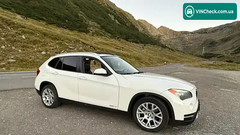 BMW X1 2013, фото з оголошення 1 з 17, VIN WBAVL1C57EVY14485