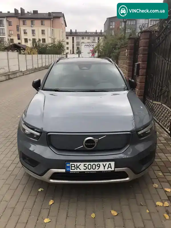 Volvo XC40 2021, фото з оголошення 1 з 14, VIN YV1XZEDVEN2673276