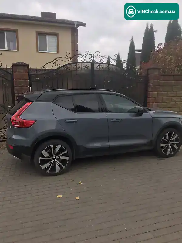 Volvo XC40 2021, фото з оголошення 2 з 14, VIN YV1XZEDVEN2673276