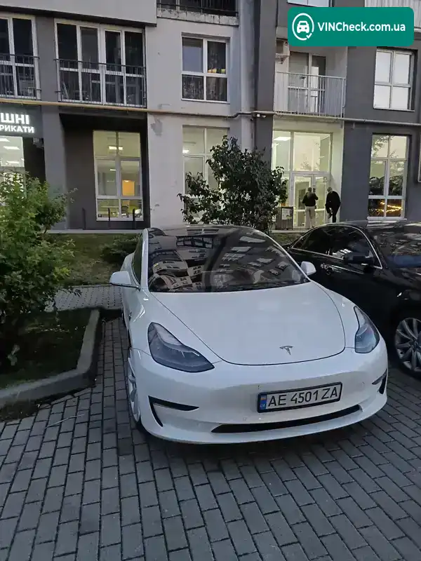Tesla Model 3 2019, фото з оголошення 1 з 6, VIN 5YJ3E1EB1LF621431