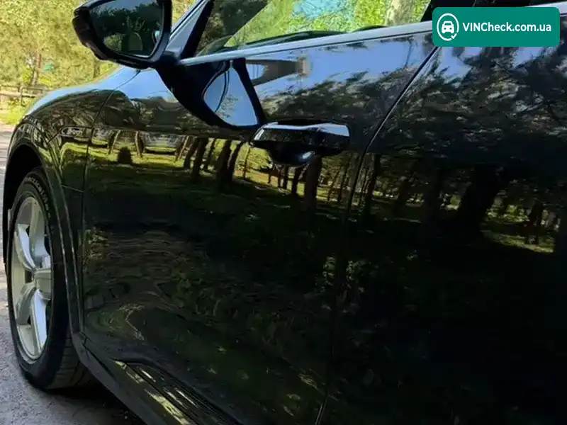 Audi e-tron 2019, фото з оголошення 2 з 20, VIN WAUZZZGE5KB003693