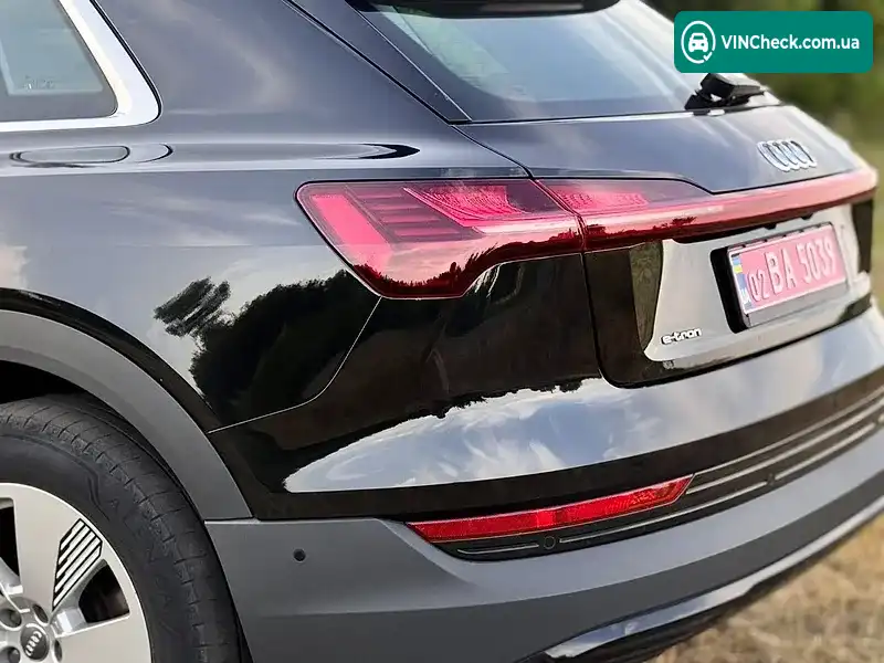 Audi e-tron 2019, фото з оголошення 2 з 20, VIN WAUZZZGE6LB012940