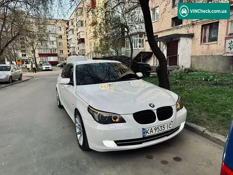 BMW 5 Series 2007, фото з оголошення 2 з 12, VIN WBANU11000CW41515