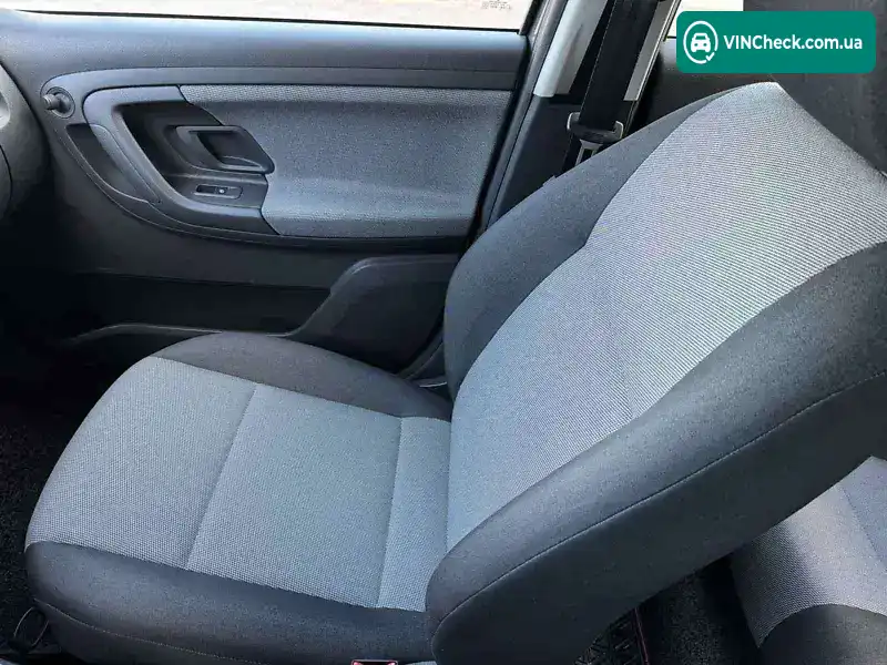 Skoda Fabia 2010, фото з оголошення 2 з 20, VIN TMBAA25J6A3150502