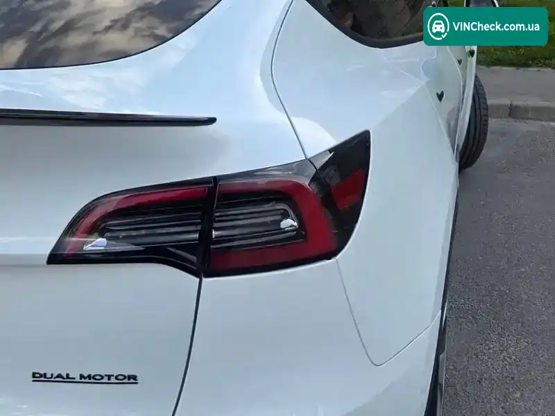 Tesla Model Y 2023, фото з оголошення 2 з 19, VIN 7SAYGDEE7PF683016