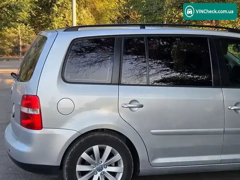 Volkswagen Touran 2004, фото з оголошення 1 з 11, VIN WVGZZZ1TZ5W029852