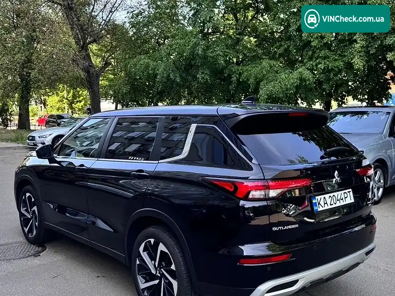 Mitsubishi Outlander 2021, фото з оголошення 2 з 20, VIN JA4J4UA86NZ021808