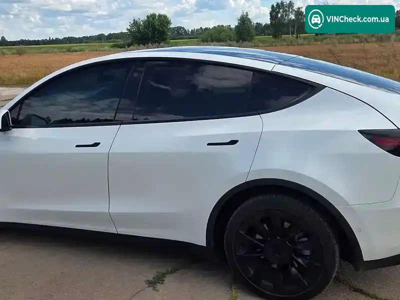 Tesla Model Y 2022, фото з оголошення 1 з 13, VIN 7SAYGDEE0NF385601