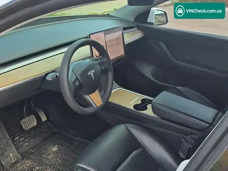 Tesla Model Y 2022, фото з оголошення 2 з 13, VIN 7SAYGDEE0NF385601