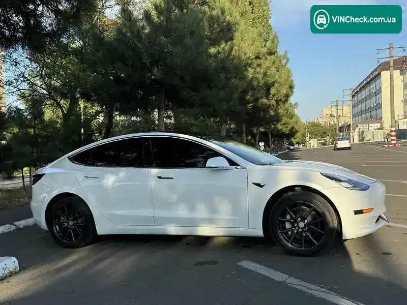 Tesla Model 3 2018, фото з оголошення 1 з 15, VIN 5YJ3E1EA8JF014883
