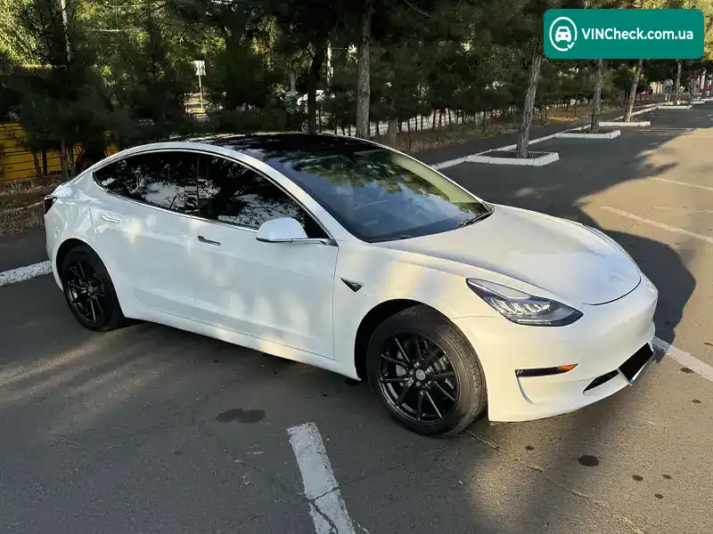Tesla Model 3 2018, фото з оголошення 2 з 15, VIN 5YJ3E1EA8JF014883
