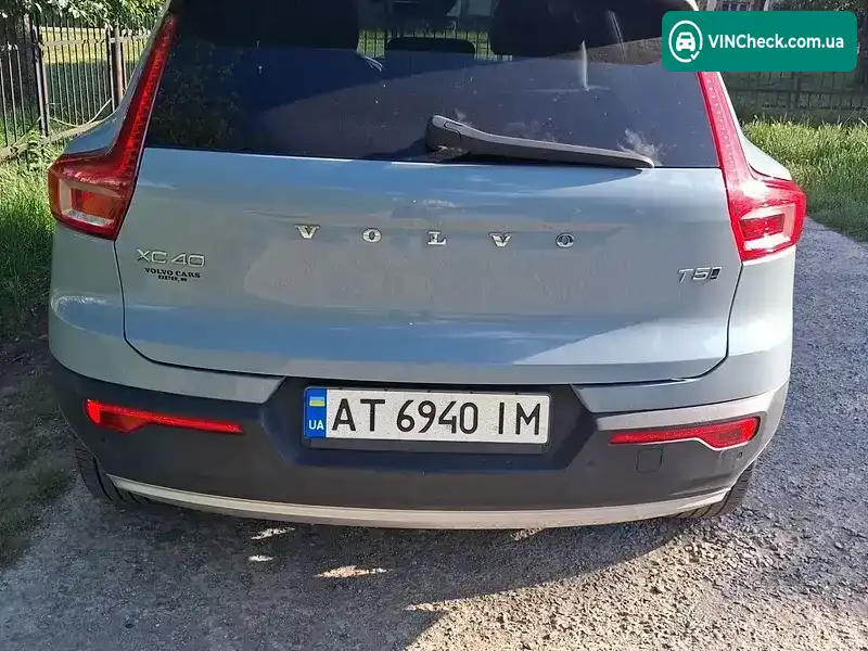 Volvo XC40 2018, фото з оголошення 2 з 17, VIN YV4162XZ2K2003988