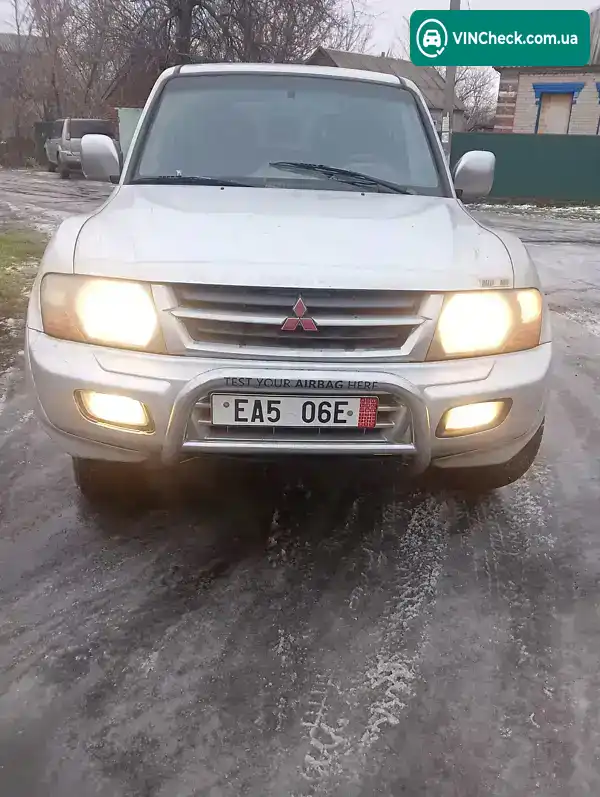 Mitsubishi Pajero 2002, фото з оголошення 2 з 10, VIN JMBLYV75W2J000546