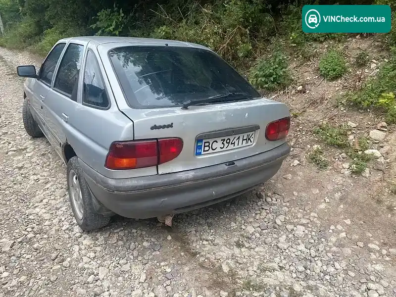 Ford Escort 1993, фото з оголошення 2 з 14, VIN WF0AXXGCAAPM44827