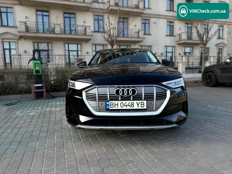 Audi e-tron 2019, фото з оголошення 2 з 20, VIN WA1VAAGE3KB023106