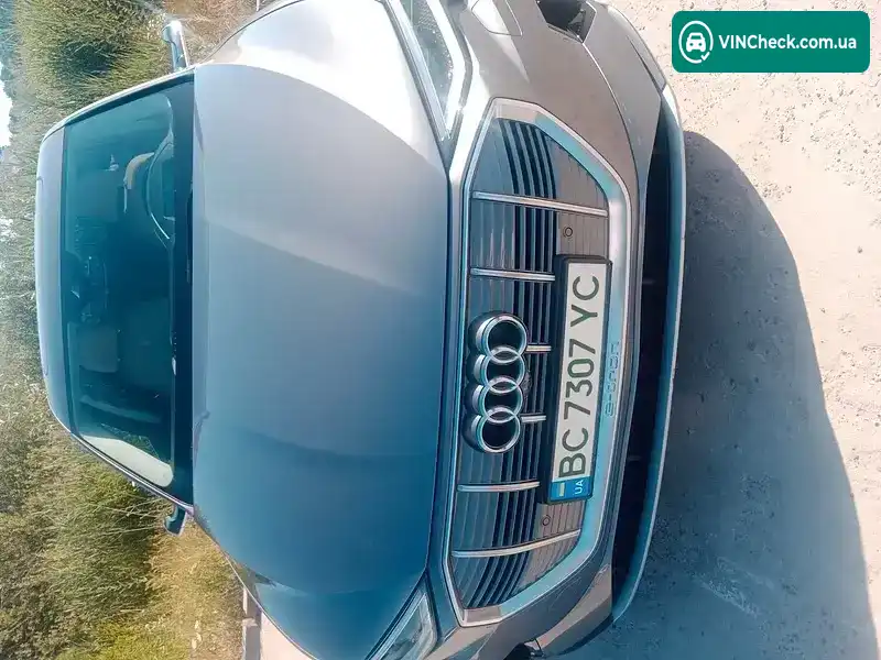 Audi e-tron 2019, фото з оголошення 1 з 19, VIN WAUZZZGE8KB011724