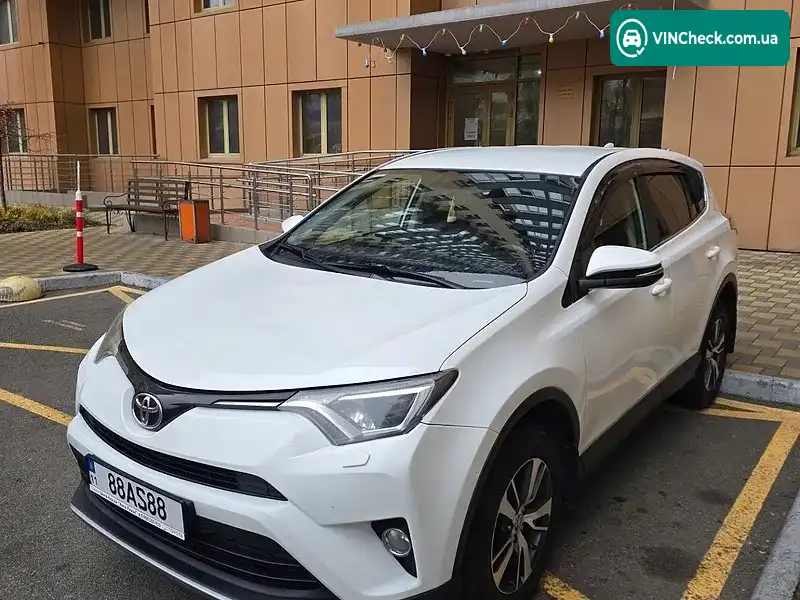 Toyota RAV4 2017, фото з оголошення 1 з 17, VIN JTMRBREV30D088402