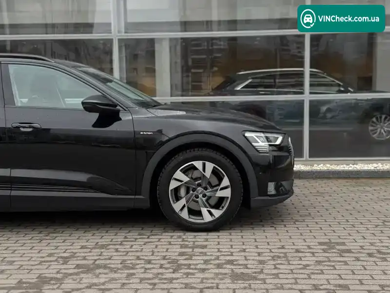 Audi e-tron 2020, фото з оголошення 2 з 21, VIN WAUZZZGE9LB037735