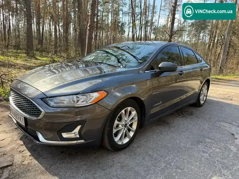 Ford Fusion 2018, фото з оголошення 2 з 21, VIN 3FA6P0LU4KR113642