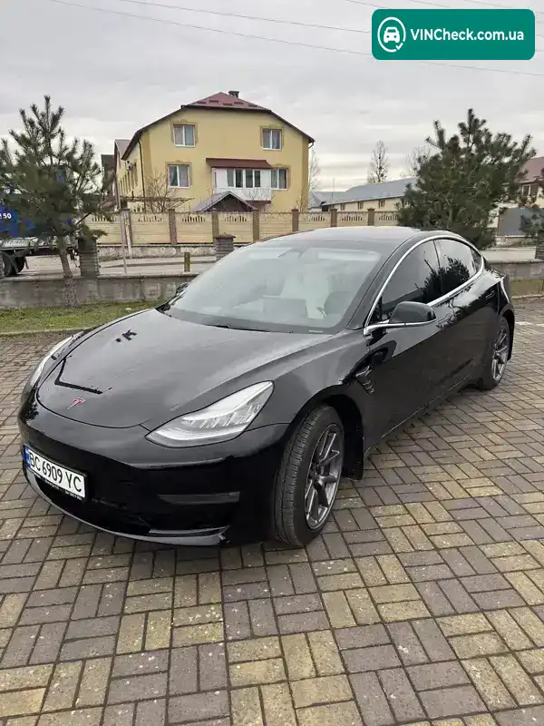 Tesla Model 3 2020, фото з оголошення 2 з 18, VIN 5YJ3E1EB1LF735770