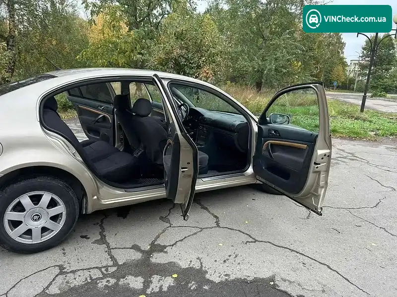 Skoda Superb 2004, фото з оголошення 2 з 8, VIN TMBDL23U75B044236
