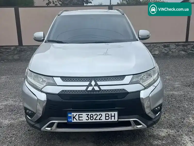 Mitsubishi Outlander 2018, фото з оголошення 1 з 9, VIN JA4AD3A30KZ031244