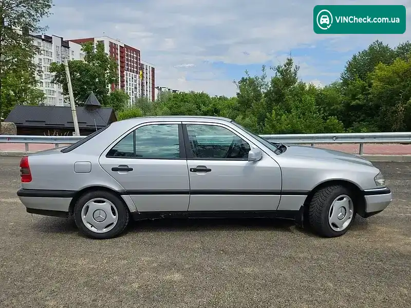Mercedes-Benz C-Class 1995, фото з оголошення 2 з 16, VIN WDB2011221F182972
